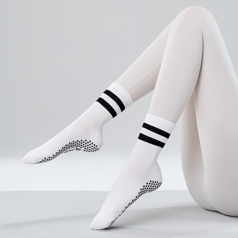 Non-Slip Yoga Socks for Women, Striped Grip Pilates Socks, Breathable Cotton Athletic Socks for Barre, Dance & Home Workouts