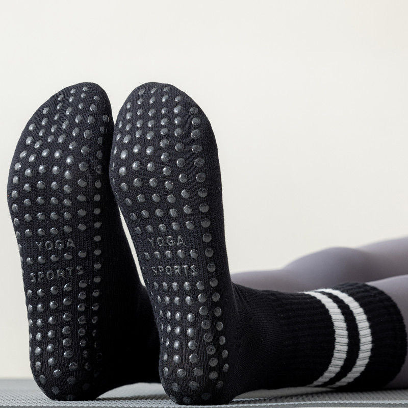 Non-Slip Yoga Socks for Women & Men, Mid-Calf Grip Socks for Pilates, Dance, Trampoline & Home Workouts